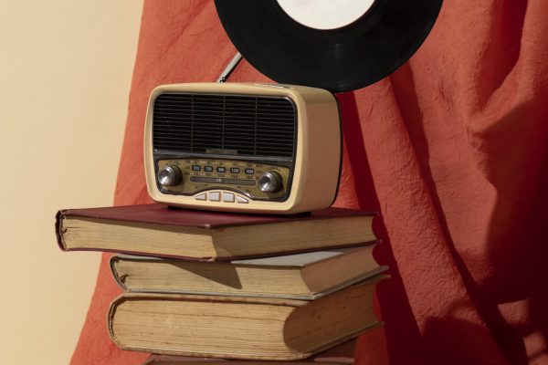 vintage-books-thrift-shop-arrangement